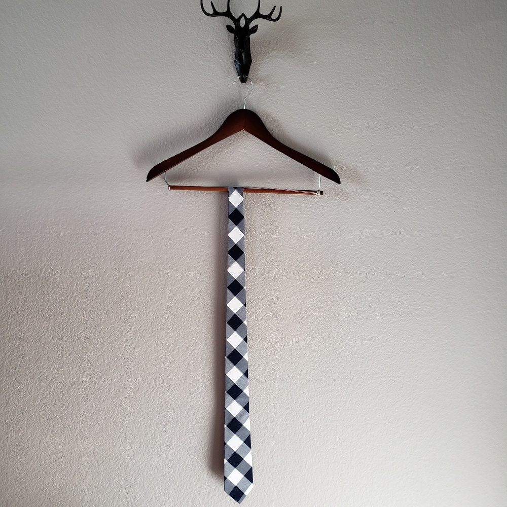 Knotts Apparal Gingham Tie